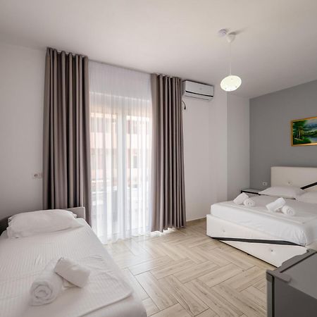 Hotel Artur2 Ксамил Екстериор снимка