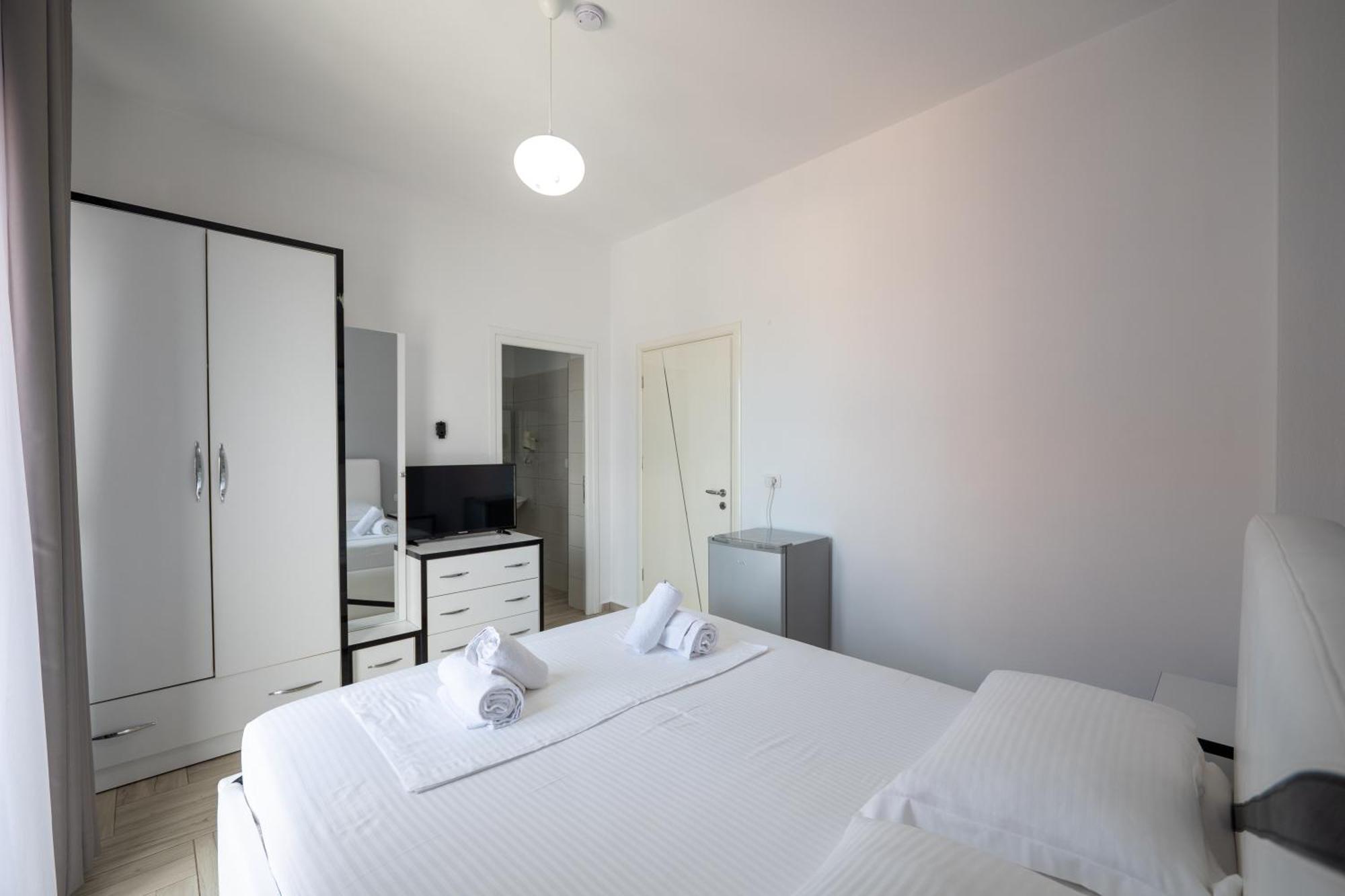 Hotel Artur2 Ксамил Екстериор снимка