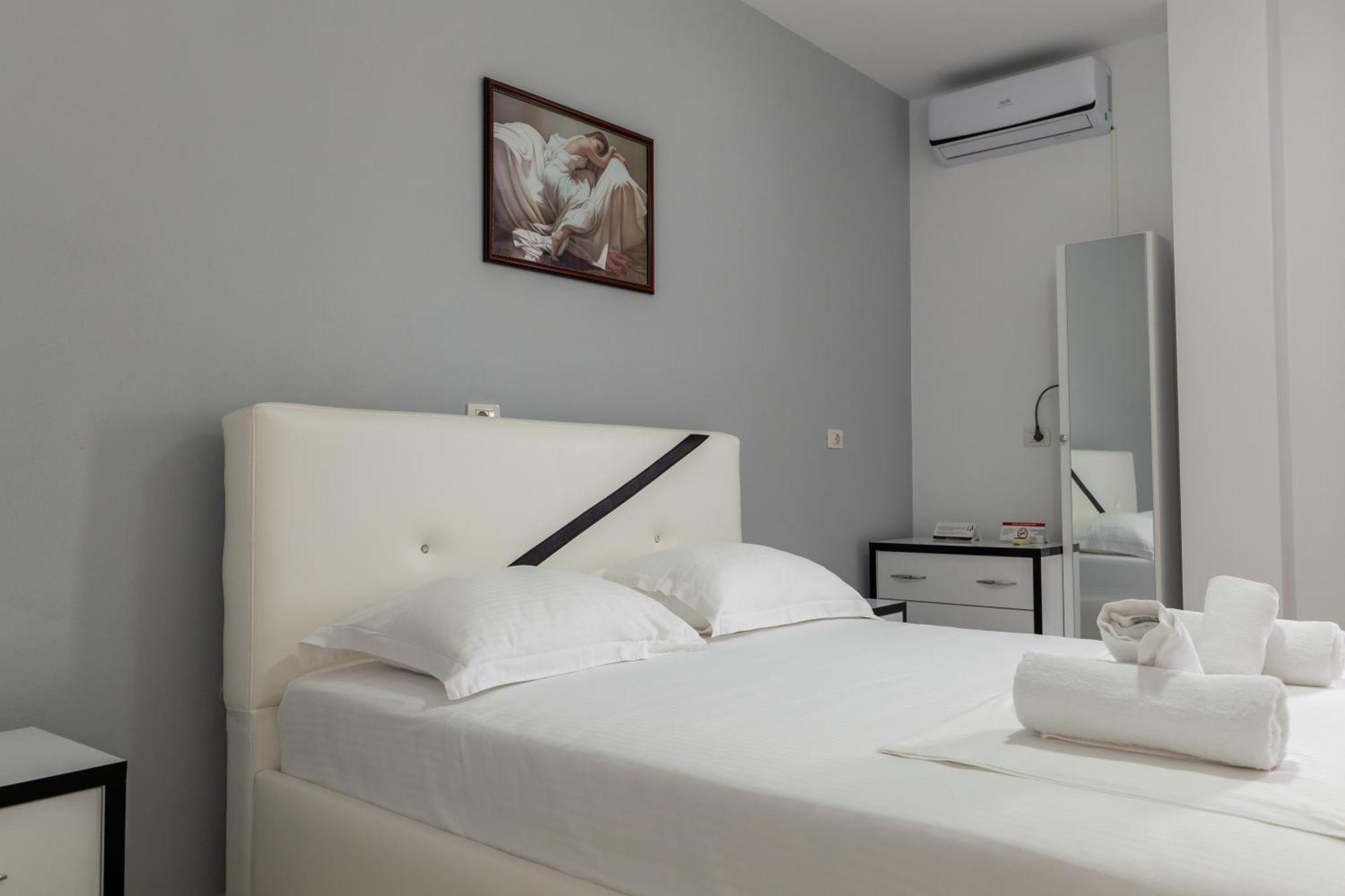 Hotel Artur2 Ксамил Екстериор снимка