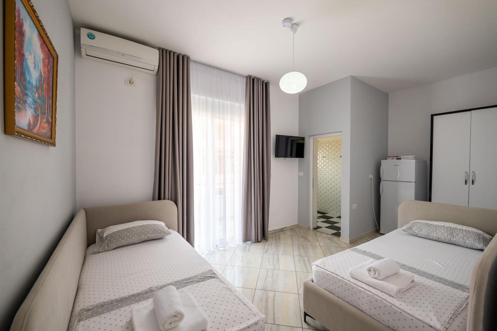 Hotel Artur2 Ксамил Екстериор снимка