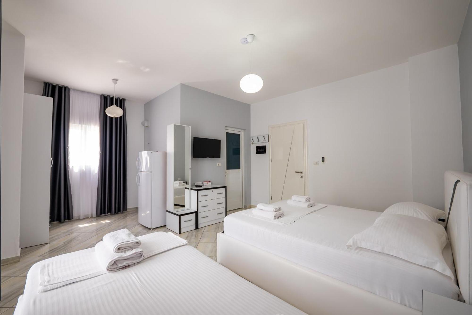 Hotel Artur2 Ксамил Екстериор снимка