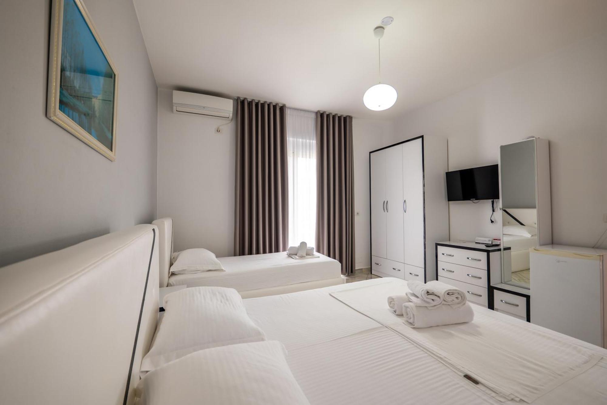 Hotel Artur2 Ксамил Екстериор снимка