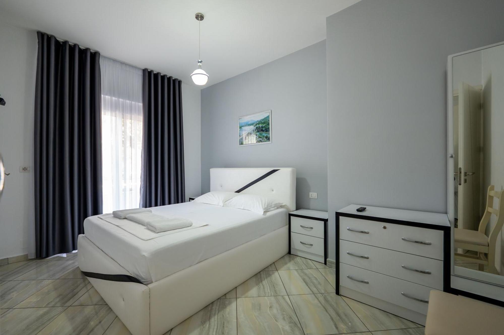 Hotel Artur2 Ксамил Екстериор снимка