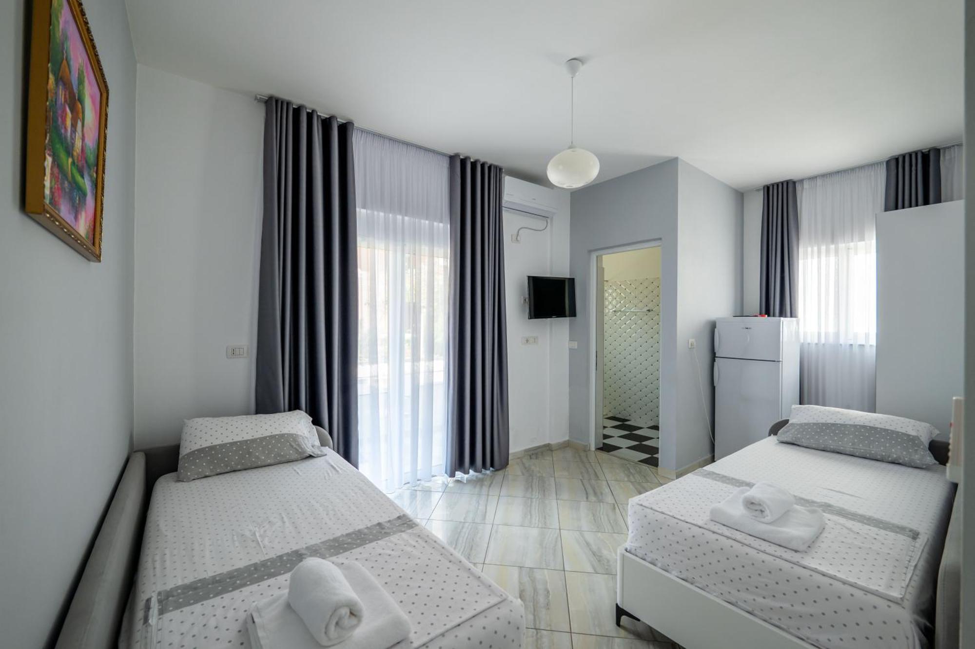 Hotel Artur2 Ксамил Екстериор снимка